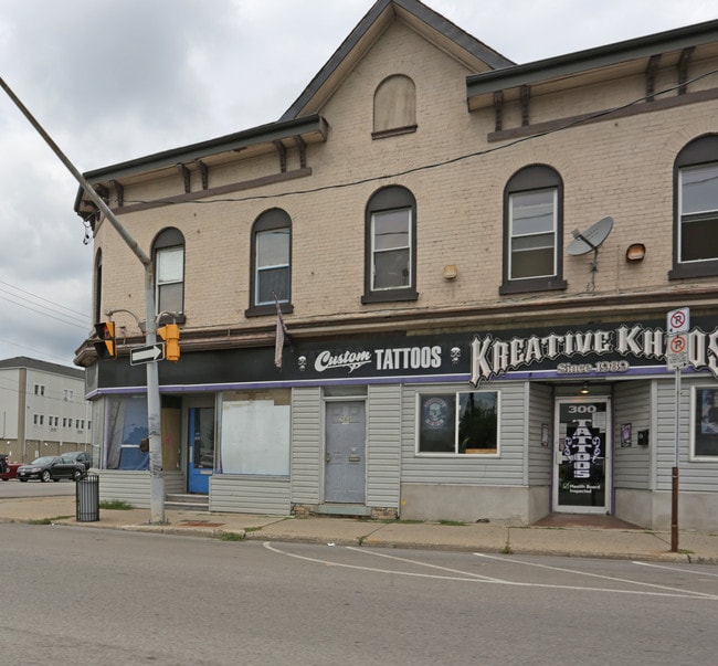 298-306 Colborne St in Brantford, ON - Building Photo - Building Photo