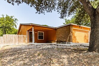 3613 Candle Ridge Dr in San Antonio, TX - Building Photo - Building Photo