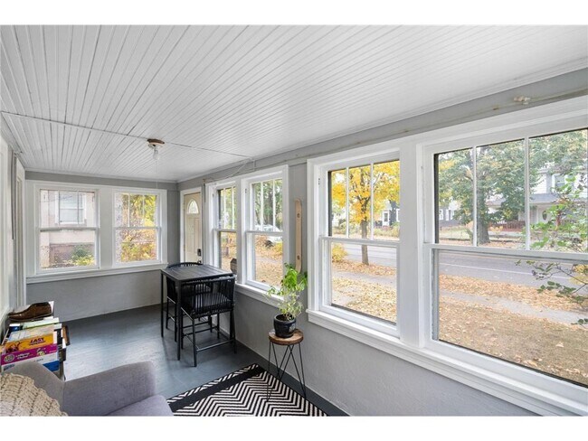 3317 Cedar Ave in Minneapolis, MN - Building Photo - Building Photo