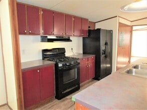 800 W Davis Ave in Weatherford, OK - Building Photo - Building Photo
