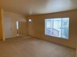 482 SE 1st Ave in Ontario, OR - Foto de edificio - Building Photo