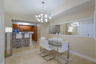 3101 S Ocean Dr, Unit 404 in Hollywood, FL - Foto de edificio - Building Photo