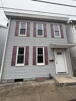156 E Penn St in Carlisle, PA - Building Photo