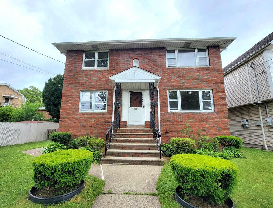 111 Marconi St in Clifton, NJ - Building Photo