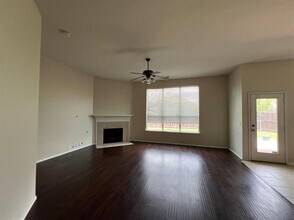 1041 Wagon Trail Dr in Little Elm, TX - Building Photo - Building Photo