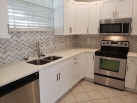 4807 N Wickham Cir in Delray Beach, FL - Building Photo