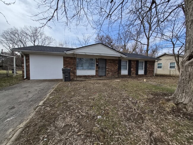 property at 3526 Luewan Ct