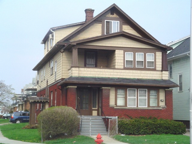 1558 Elmwood Ave in Buffalo, NY - Foto de edificio