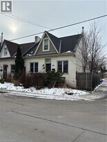 225 Napier St in Hamilton, ON - Building Photo