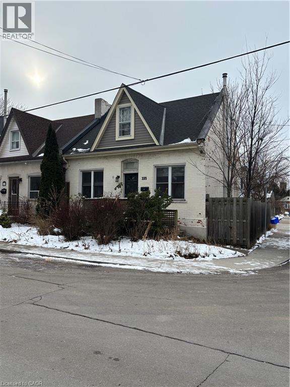 property at 225 Napier St