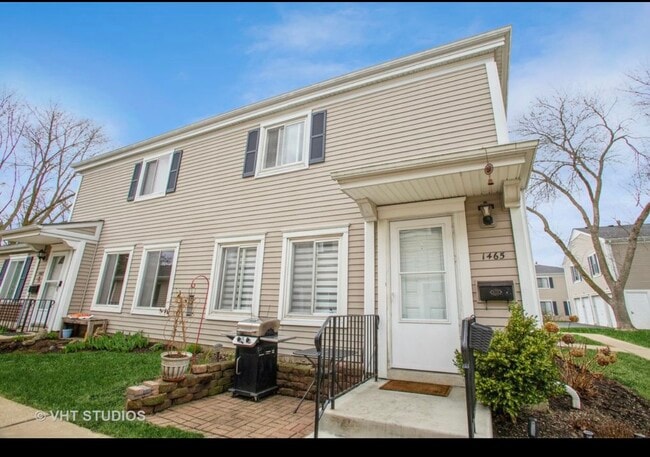 property at 1465 Cove Dr