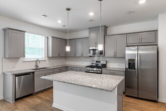 Baxter Woods in Lawrenceville, GA - Building Photo - Interior Photo
