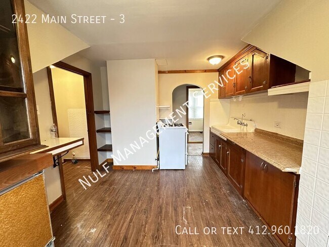 2422 Main St, Unit 3 in Pittsburgh, PA - Building Photo - Building Photo