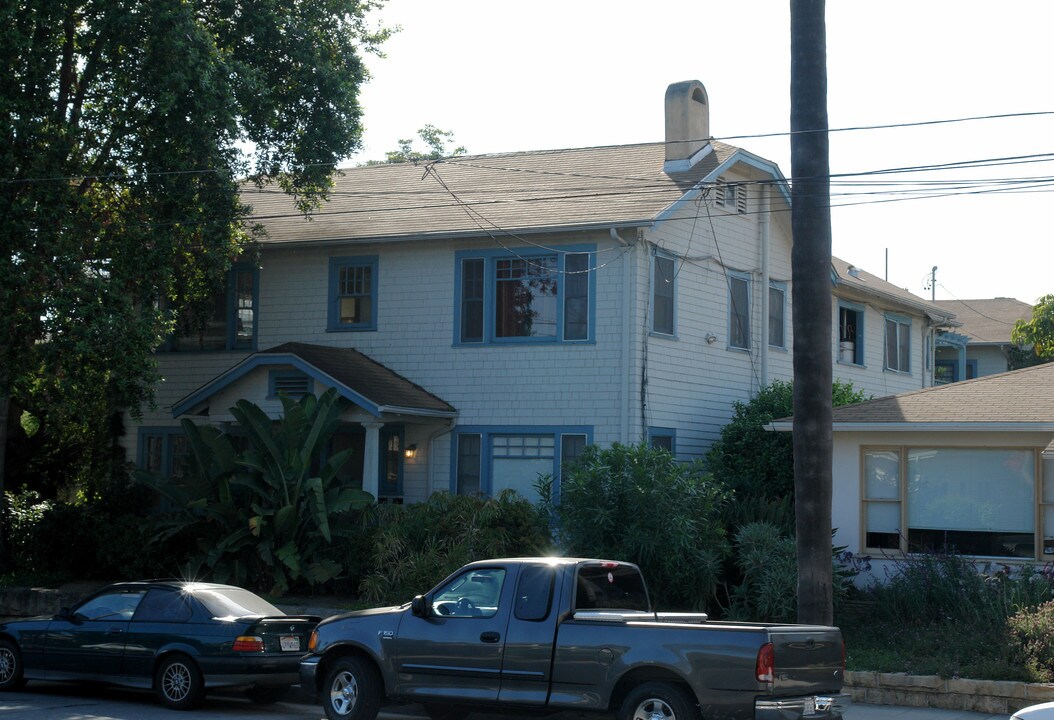 230 W De La Guerra St in Santa Barbara, CA - Foto de edificio