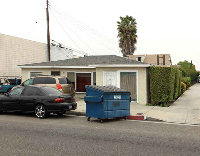 9863 Alondra Blvd in Bellflower, CA - Building Photo - Building Photo