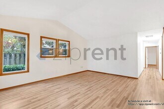 9380 SW Sagert St in Tualatin, OR - Building Photo - Building Photo