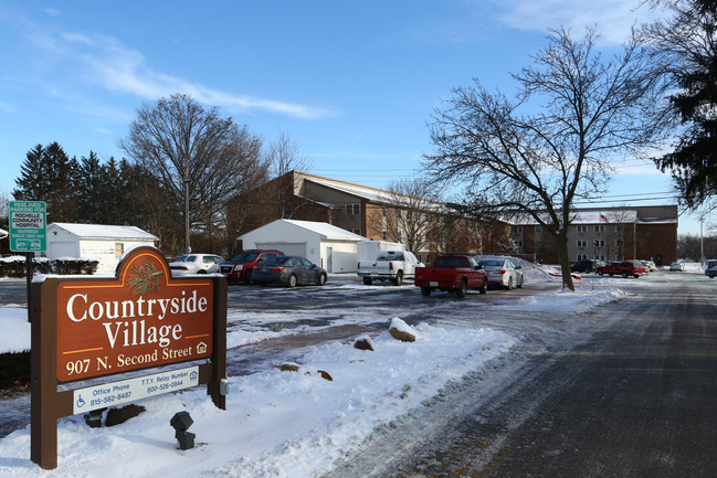 Countryside Village in Rochelle, IL - Building Photo - Building Photo