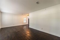 1112 Sycamore St, Unit F109 in San Marcos, TX - Building Photo - Building Photo