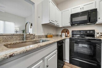 915-22nd 1/2 W 22 1/2 St in Austin, TX - Building Photo - Building Photo