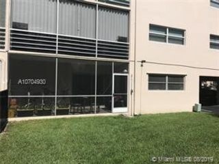 300 NE 14th Ave in Hallandale Beach, FL - Building Photo