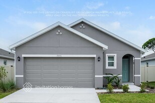 7941 Majestic Palms Ct in Venice, FL - Building Photo