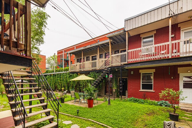 Place Marchand in Montréal, QC - Building Photo - Building Photo