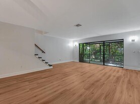 2108 NE 44th St in Lighthouse Point, FL - Building Photo