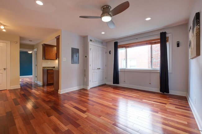 2004 3rd St NE, Unit 302