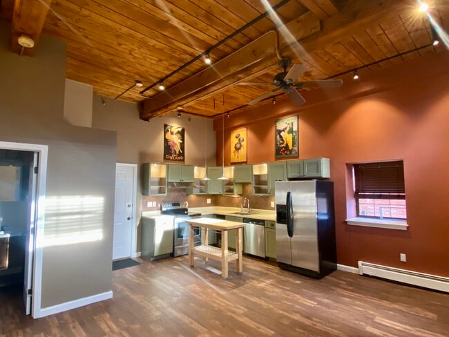156 Front St, Unit 108