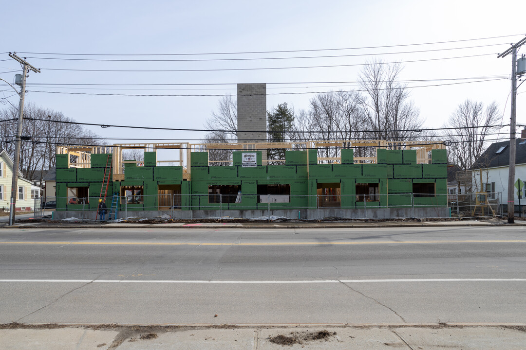 632 Main St in Westbrook, ME - Building Photo