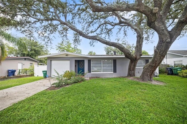 4112 E 97th Ave in Tampa, FL - Building Photo - Building Photo