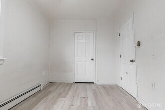 253 Goldsmith Ave in Newark, NJ - Foto de edificio - Building Photo