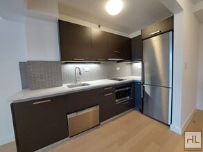 East 39th Street in New York, NY - Building Photo - Building Photo