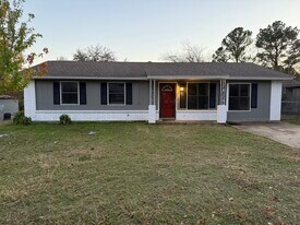 3601 Dana Dr in Durant, OK - Building Photo