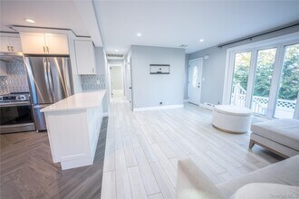 275 Longvue Terrace in Yonkers, NY - Building Photo - Building Photo