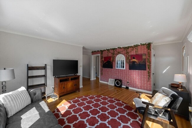 2901 Zenith Ave N in Minneapolis, MN - Foto de edificio - Building Photo