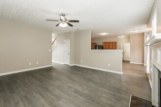 6846 Lakefield Forrest Dr in Riverdale, GA - Building Photo - Building Photo