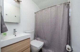 2010 W 22nd St in Sioux Falls, SD - Building Photo - Building Photo