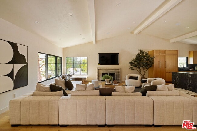 8628 Edwin Dr in Los Angeles, CA - Building Photo - Building Photo