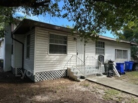 2115 Crawford St in Ft. Myers, FL - Building Photo