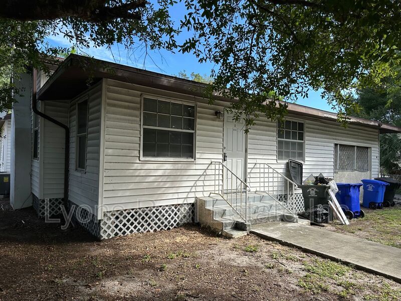 2115 Crawford St in Ft. Myers, FL - Building Photo