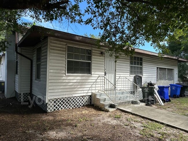 property at 2115 Crawford St