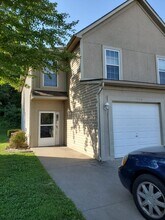 405 SE Brandon Ct in Oak Grove, MO - Building Photo - Building Photo