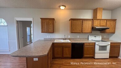 6705 87th St in Lubbock, TX - Foto de edificio - Building Photo