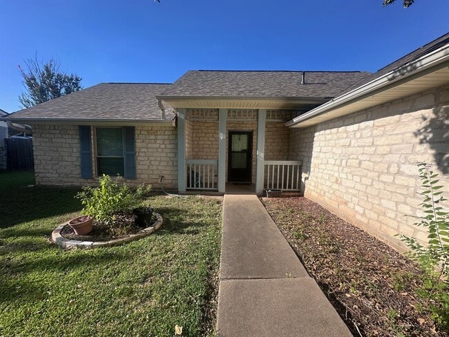 110 Puna Ln in Bastrop, TX - Building Photo - Building Photo