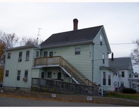 829-833 Main St in Sanford, ME - Foto de edificio - Building Photo