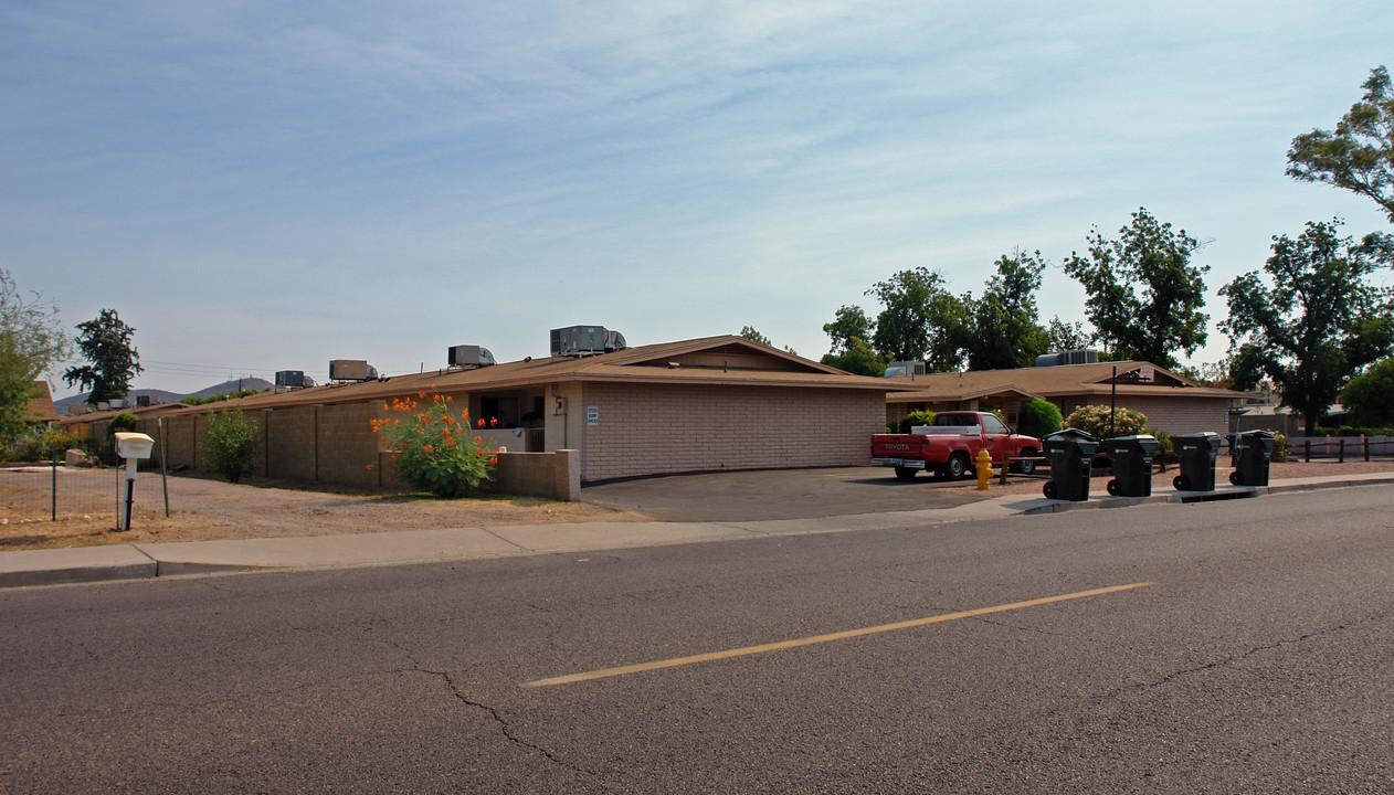 Rossmore Apartments in Phoenix, AZ - Building Photo