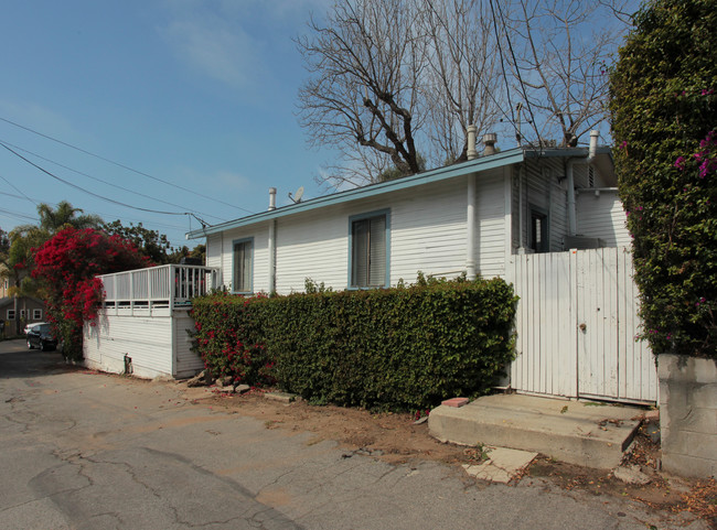 3011-3017 Ruskin St in Santa Monica, CA - Building Photo - Building Photo