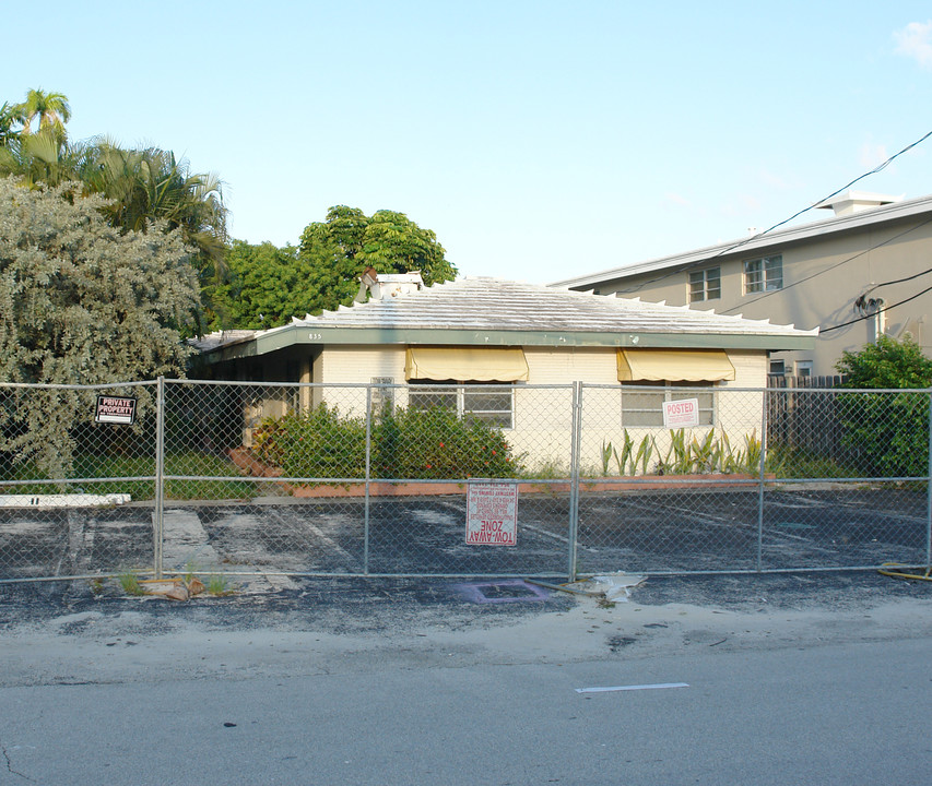 835 NE 17th Ter in Fort Lauderdale, FL - Building Photo