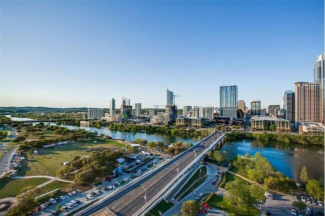 216 Barton Springs Rd in Austin, TX - Building Photo - Building Photo